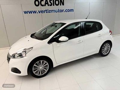 Usado Peugeot 208 Signature Sky 83 CV (61 kW) 2019 Blanco Utilitario