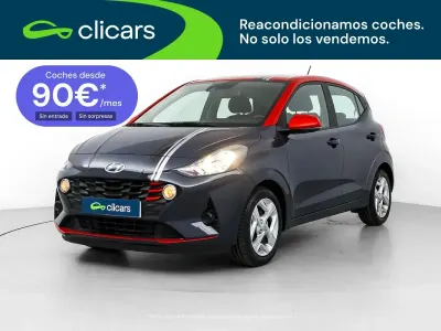 Usado Hyundai i10 67 CV (49 kW) 2022 Gris Utilitario