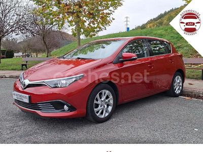 Rojo Usado 2015 Toyota Auris Active Berlina | 12.900 € (Un poco caro)