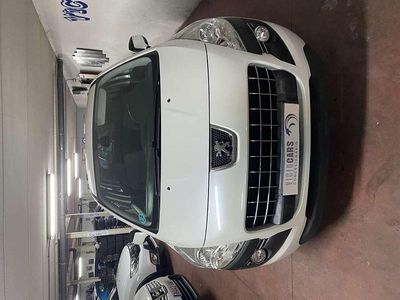 Blanco Usado 2011 Peugeot 3008 Active Monovolumen | 4999 € (Buen precio)