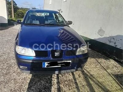 Usado Seat Cordoba 68 CV (50 kW) 2002 Azul Berlina