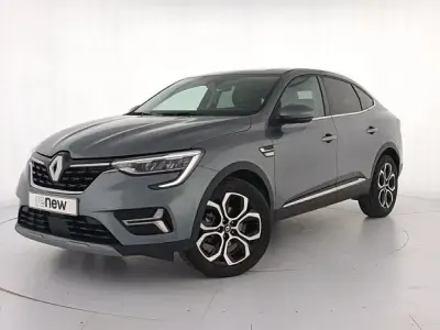 Usado Renault Arkana Techno 145 CV (106 kW) 2023 Gris SUV