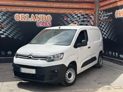 Usado Citroën Berlingo 100 CV (73 kW) 2022 Blanco Monovolumen