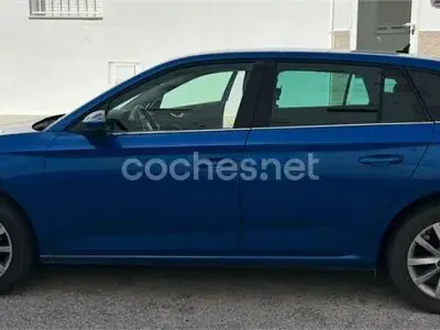 Usado Skoda Scala Ambition 95 CV (69 kW) 2022 Azul Utilitario