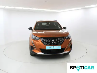 Usado Peugeot 2008 Allure 101 CV (74 kW) 2022 Naranja SUV