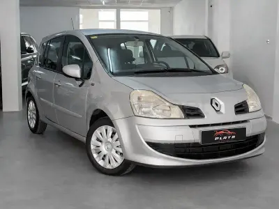 Usado Renault Grand Modus 75 CV (55 kW) 2012 Gris / plata Monovolumen