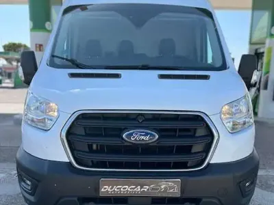 Usado Ford Transit Trend 131 CV (96 kW) 2022 Blanco Van