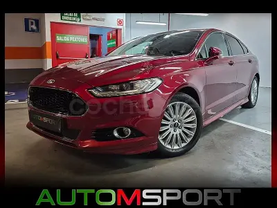 Usado Ford Mondeo Titanium S 240 CV (176 kW) 2015 Granate Berlina