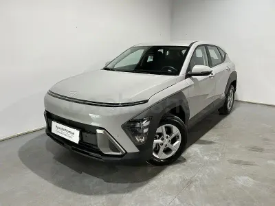 Usado Hyundai Kona 129 CV (94 kW) 2025 Gris / plata SUV