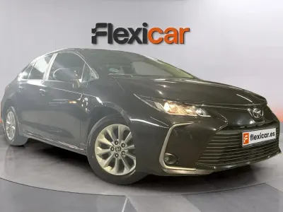 Usado Toyota Corolla 125 CV (91 kW) 2023 Negro Berlina