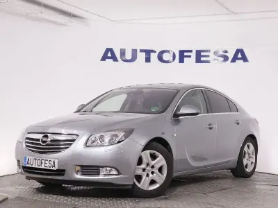 Usado Opel Insignia Edition 160 CV (117 kW) 2012 Gris