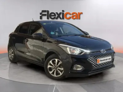 Usado Hyundai i20 100 CV (73 kW) 2020 Negro Utilitario