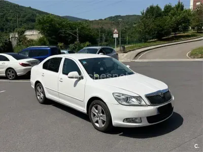 Usado Skoda Octavia Ambition 105 CV (77 kW) 2013 Blanco Berlina