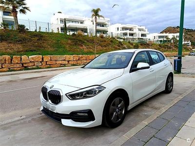 Usado BMW 118 Comfort Edition 136 CV (100 kW) 2019 Blanco Utilitario