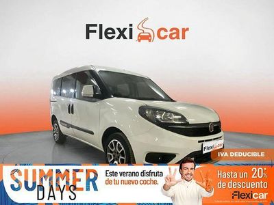 Usado Fiat Doblò Trekking 120 CV (88 kW) 2022 Blanco Monovolumen
