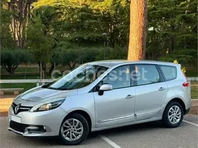 Usado Renault Grand Scénic III Dynamique 110 CV (80 kW) 2013 Gris / plata Monovolumen