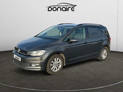 Usado VW Touran Advance 115 CV (84 kW) 2017 Marrón Monovolumen