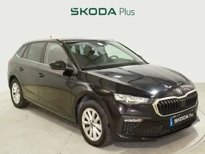 Usado Skoda Scala Selection 115 CV (84 kW) 2025 Negro Utilitario