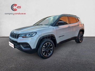 Usado Jeep Compass Trailhawk 240 CV (176 kW) 2022 Gris / plata SUV