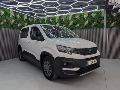 Usado Peugeot Rifter Allure 100 CV (73 kW) 2023 Blanco Monovolumen