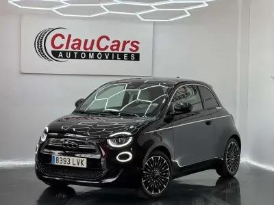 Usado Fiat 500e La Prima 86 kW (118 CV) 2022 Negro Utilitario