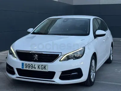 Usado Peugeot 308 SW Active 120 CV (88 kW) 2017 Blanco Familiar