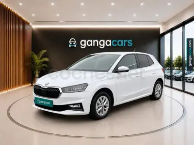 Usado Skoda Fabia Selection 95 CV (69 kW) 2025 Blanco Utilitario