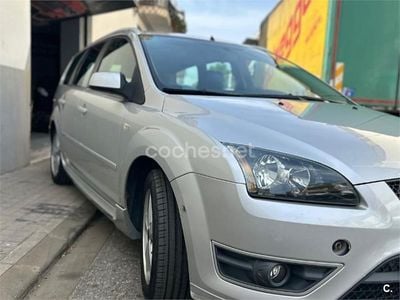 Gris / plata Usado 2007 Ford Focus Trend Familiar | 2899 € (Precio justo)