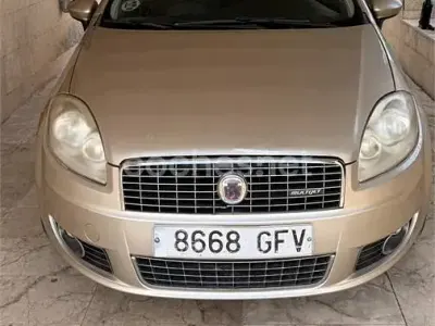 Usado Fiat Linea Emotion 90 CV (66 kW) 2008 Beige Berlina