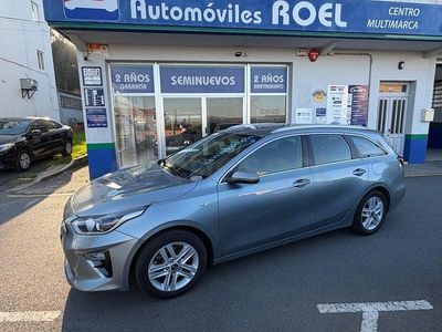 Usado Kia Ceed 115 CV (84 kW) 2019 Azul Utilitario