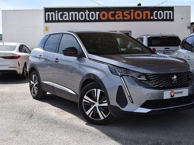 Usado Peugeot 3008 Allure 130 CV (95 kW) 2023 Gris / plata SUV