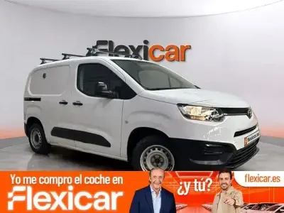Usado Toyota Proace City City 102 CV (75 kW) 2023 Blanco Monovolumen