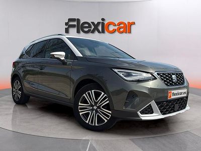 Usado Seat Arona Xperience 110 CV (80 kW) 2023 Gris SUV
