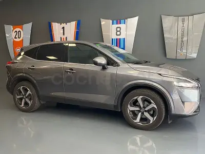 Usado Nissan Qashqai N-Connecta 140 CV (102 kW) 2021 Gris / plata SUV