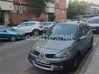 Usado Renault Scenic E-Tech Dynamique 130 CV (95 kW) 2008 Gris / plata Monovolumen