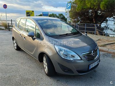 Gris / plata Usado 2012 Opel Meriva Selective Monovolumen | 5400 € (Caro)