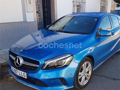 Usado Mercedes A200 136 CV (100 kW) 2016 Azul Berlina