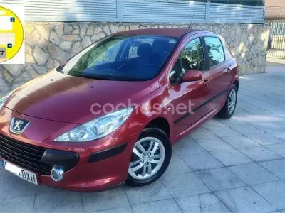Używany Peugeot 307 110 KM (80 kW) 2006 Czerwony Sedan/Limuzyna