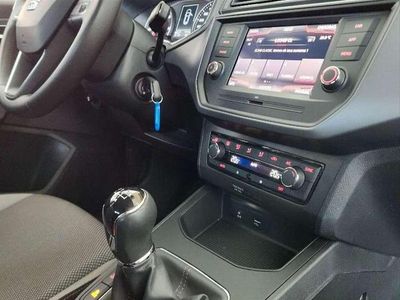 Usado Seat Ibiza Style Plus 94 CV (69 kW) 2018 Naranja Utilitario