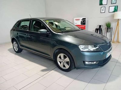 Gris Usado 2018 Skoda Rapid Ambition Utilitario | 12.290 €