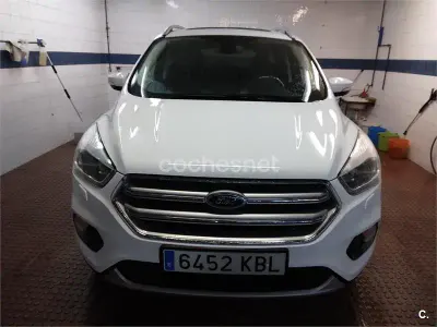 Usado Ford Kuga Titanium 150 CV (110 kW) 2017 Blanco SUV