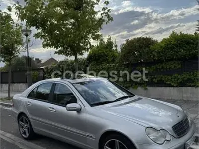 Usado Mercedes C180 Classic 143 CV (105 kW) 2003 Gris / plata Berlina