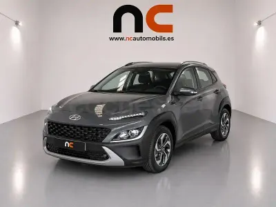 Usado Hyundai Kona 141 CV (103 kW) 2021 Gris / plata SUV