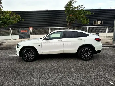 Usado Mercedes GLC300e 306 CV (225 kW) 2020 Blanco Coupe