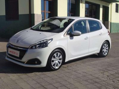 Blanco Usado 2019 Peugeot 208 Active Utilitario | 9300 € (Buen precio)