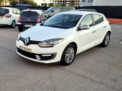 Usado Renault Mégane III Dynamique 116 CV (85 kW) 2013 Blanco Utilitario