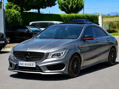 Usado Mercedes CLA220 AMG line 177 CV (130 kW) 2014 Gris / plata Berlina
