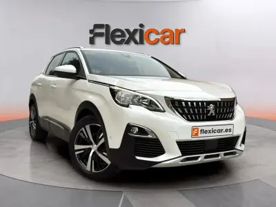 Usado Peugeot 3008 Allure 130 CV (95 kW) 2019 Blanco SUV