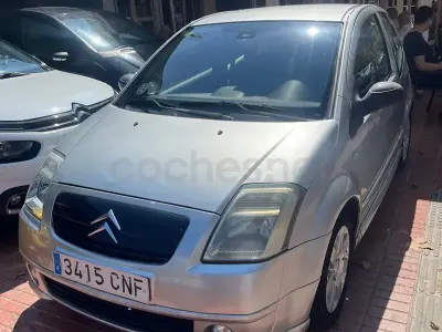 Usado Citroën C2 VTR Sport 75 CV (55 kW) 2003 Gris / plata Utilitario