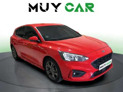 Usado Ford Focus ST-Line 125 CV (91 kW) 2019 Rojo Utilitario